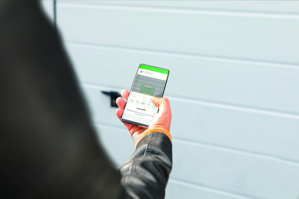 Smarter Garagentorantrieb M von Schellenberg mit der Smart Friends App
